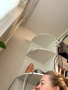 Snapshot of Amelia-Diamond chatting on November 28, 2025, 7:44 am Amelia-Diamond online show from November 28, 2025, 7:44 am