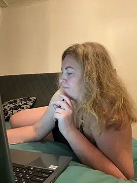 Snapshot of Amelia-Diamond chatting on November 30, 2025, 11:20 pm Amelia-Diamond online show from November 30, 2025, 11:20 pm