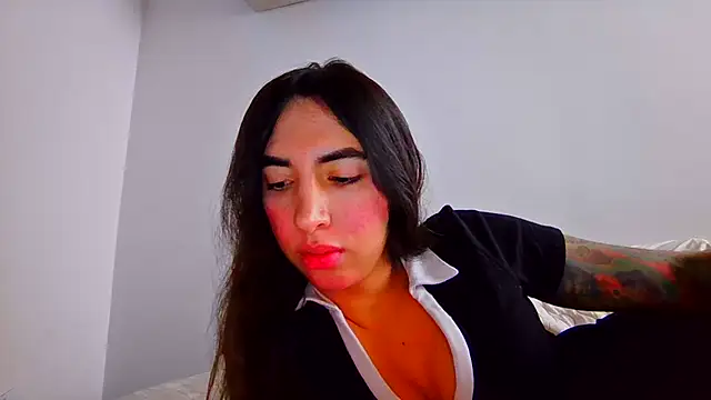 valeriahornier online show from July 27, 2026, 8:05 pm