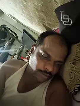 RNlov online show from February 17, 2026, 5:41 pm