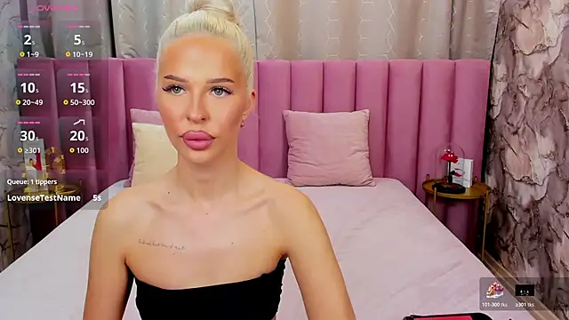 KailaCrystall online show from October 19, 2025, 2:45 am