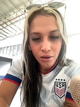 KIMBERLYPULIDO online show from November 4, 2025, 8:52 pm