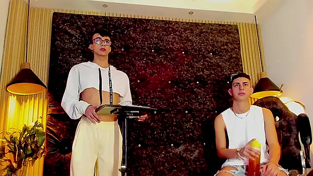 the fenix boy online show from October 26, 2025, 9:53 pm