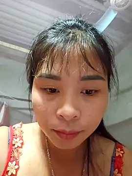 Squirrel-Pear online show from October 24, 2025, 11:56 pm