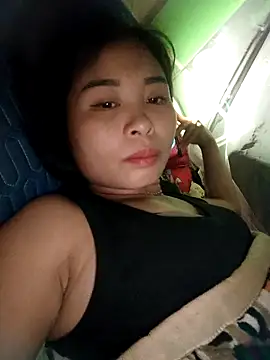 Squirrel-Pear online show from November 1, 2025, 11:51 pm