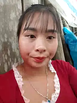 Squirrel-Pear online show from November 18, 2025, 3:56 am