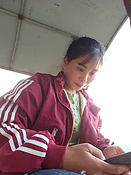 Squirrel-Pear online show from November 24, 2025, 9:53 am