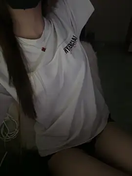Snapshot of Bong-g chatting on April 2, 2026, 3:42 pm Bong-g online show from April 2, 2026, 3:42 pm