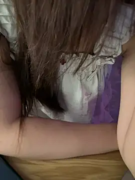 Snapshot of Bong-g chatting on April 17, 2026, 4:21 pm Bong-g online show from April 17, 2026, 4:21 pm