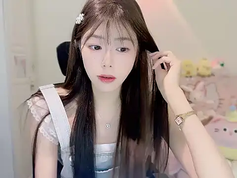 Onecutelittle online show from October 28, 2025, 6:06 am