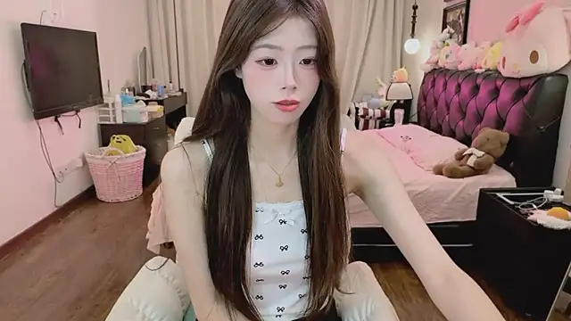 Snapshot of Onecutelittle chatting on May 7, 2026, 3:17 pm Onecutelittle online show from May 7, 2026, 3:17 pm