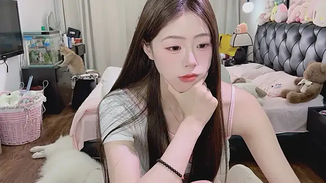 Snapshot of Onecutelittle chatting on June 12, 2026, 6:56 am Onecutelittle online show from June 12, 2026, 6:56 am