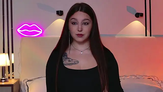  Tessa May  online show from November 13, 2025, 12:20 am