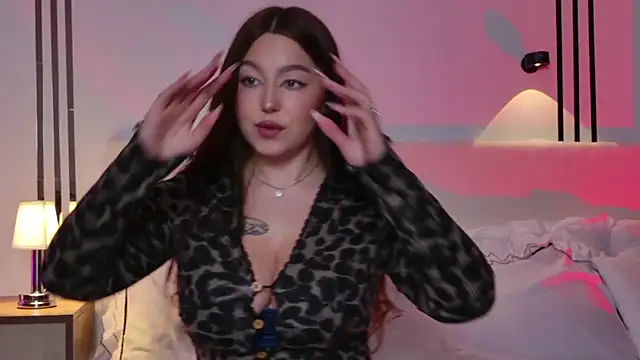  Tessa May  online show from November 30, 2025, 12:14 am