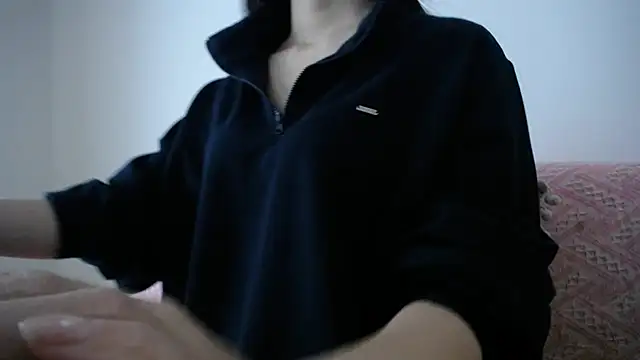 Snapshot of winterr12 chatting on October 31, 2025, 6:47 am winterr12 online show from October 31, 2025, 6:47 am