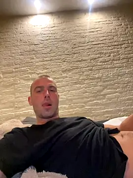 Rotteei1 online show from November 6, 2025, 7:04 pm