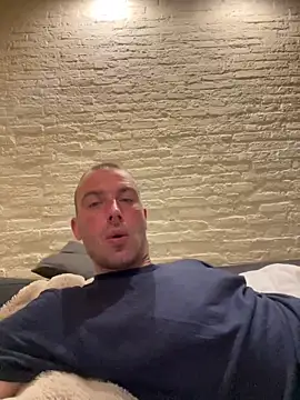 Rotteei1 online show from November 7, 2025, 8:42 pm