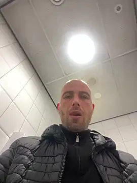 Rotteei1 online show from February 9, 2026, 9:13 am