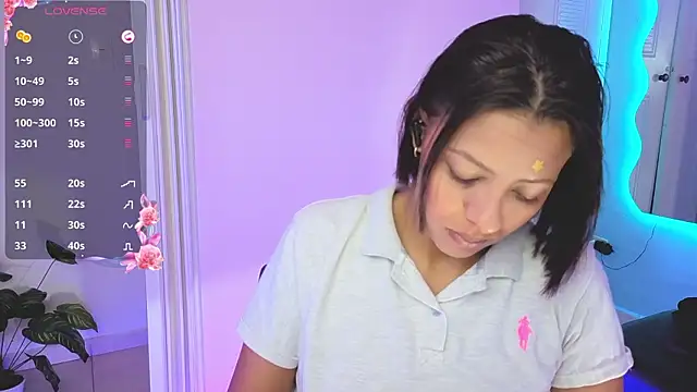 Aria Russo online show from March 25, 2026, 2:23 pm