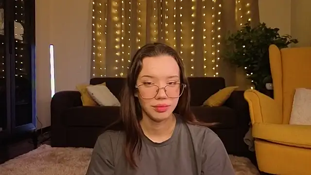 FabiolaCowing online show from November 14, 2025, 9:24 pm