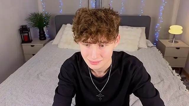 crisp1n online show from November 16, 2025, 7:30 pm