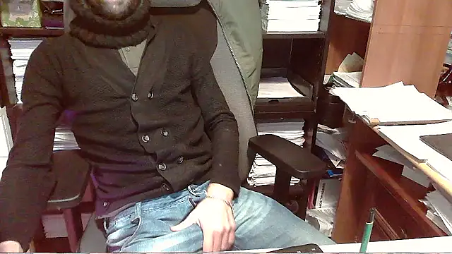 Snapshot of topg84 chatting on November 6, 2025, 5:25 pm topg84 online show from November 6, 2025, 5:25 pm