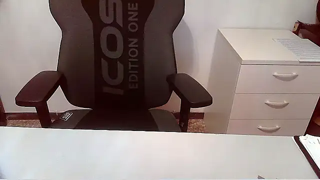 Snapshot of topg84 chatting on January 16, 2026, 6:01 pm topg84 online show from January 16, 2026, 6:01 pm