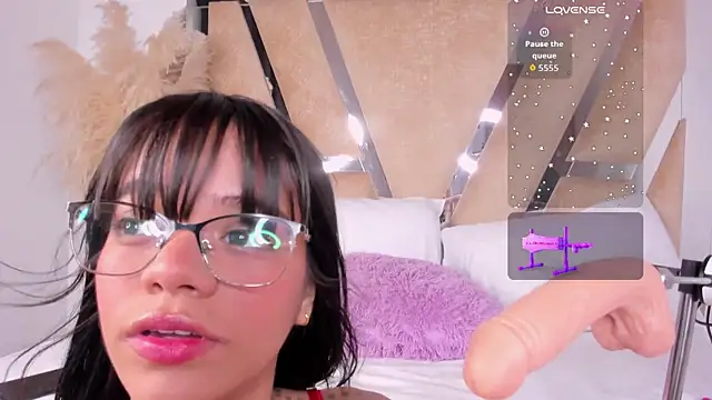 Samanthalyxx online show from November 5, 2025, 1:44 pm