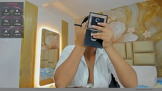 NahomiWalker  online show from March 4, 2026, 8:26 pm