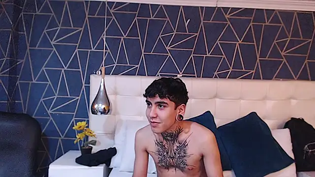 Snapshot of SantiOlsen chatting on October 29, 2025, 11:34 am SantiOlsen online show from October 29, 2025, 11:34 am