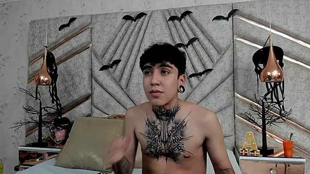 Snapshot of SantiOlsen chatting on November 5, 2025, 3:17 am SantiOlsen online show from November 5, 2025, 3:17 am