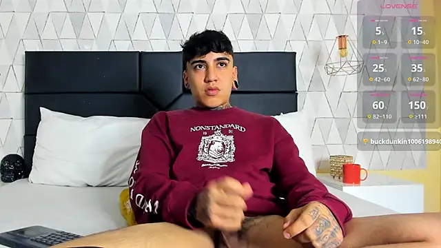 Snapshot of SantiOlsen chatting on November 30, 2025, 12:31 pm SantiOlsen online show from November 30, 2025, 12:31 pm