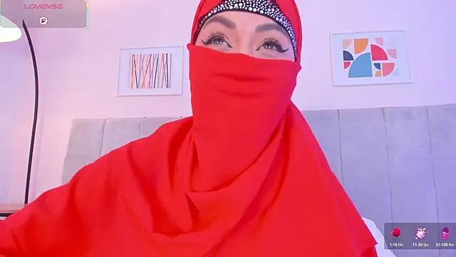 fatiima  online show from April 20, 2026, 7:04 pm