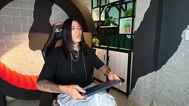 ArohomLester online show from November 2, 2025, 11:12 am