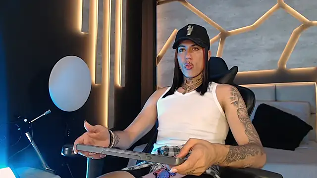 ArohomLester online show from December 14, 2025, 5:18 pm