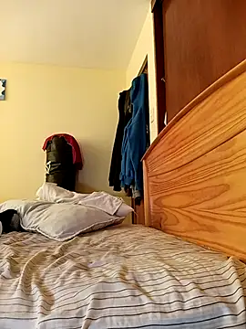 ItaloFitBoy25 online show from November 11, 2025, 2:28 pm