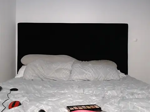 Snapshot of wwwdddccc1 chatting on November 19, 2025, 8:25 am wwwdddccc1 online show from November 19, 2025, 8:25 am