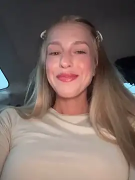 kira mia online show from March 2, 2026, 3:30 pm