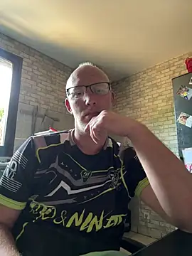 Cedric7653 online show from June 1, 2026, 5:42 am