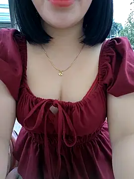 Mina-02 online show from April 20, 2026, 4:48 am