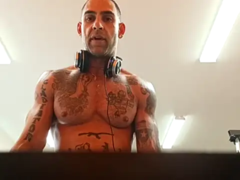 alphacloudGod online show from October 28, 2025, 10:56 pm