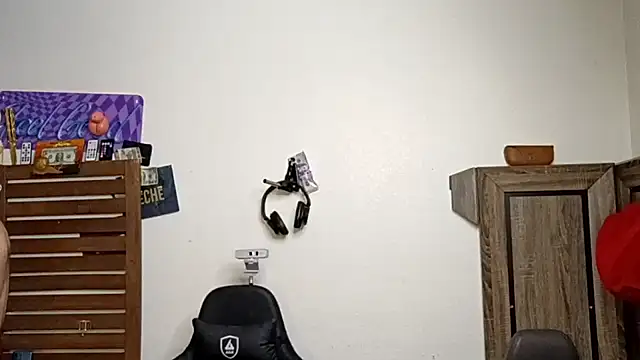 alphacloudGod online show from November 22, 2025, 7:18 am