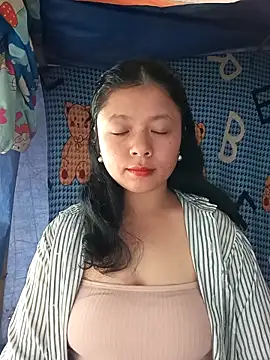 lisa-bae00 online show from December 20, 2025, 3:13 am