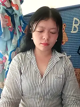 lisa-bae00 online show from April 7, 2026, 11:59 pm