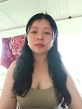 lisa-bae00 online show from April 17, 2026, 4:04 am