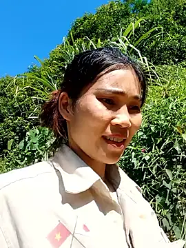 Bear bear0 online show from October 27, 2025, 3:21 am