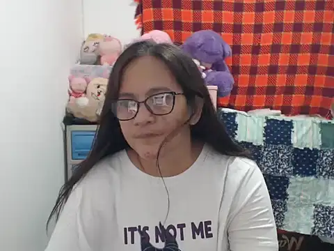 Kinkybela2025 online show from October 31, 2025, 3:57 pm