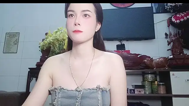 Snapshot of Family-Lovee chatting on July 1, 2026, 6:59 am Family-Lovee online show from July 1, 2026, 6:59 am