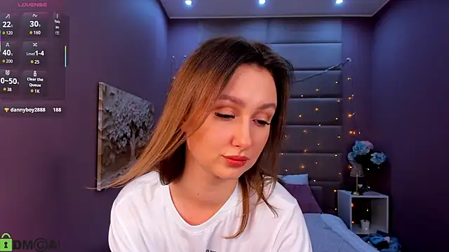 Holly Rays online show from October 30, 2025, 8:49 am