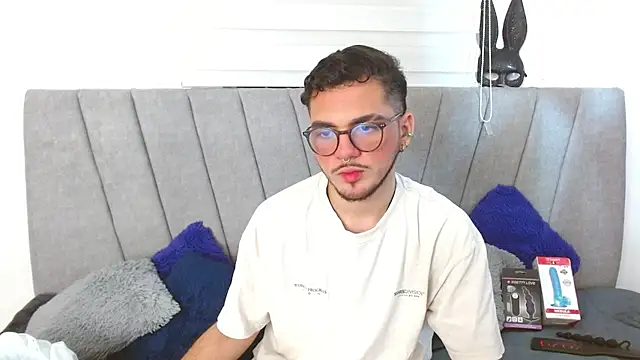 Zac Golden online show from November 11, 2025, 3:50 am